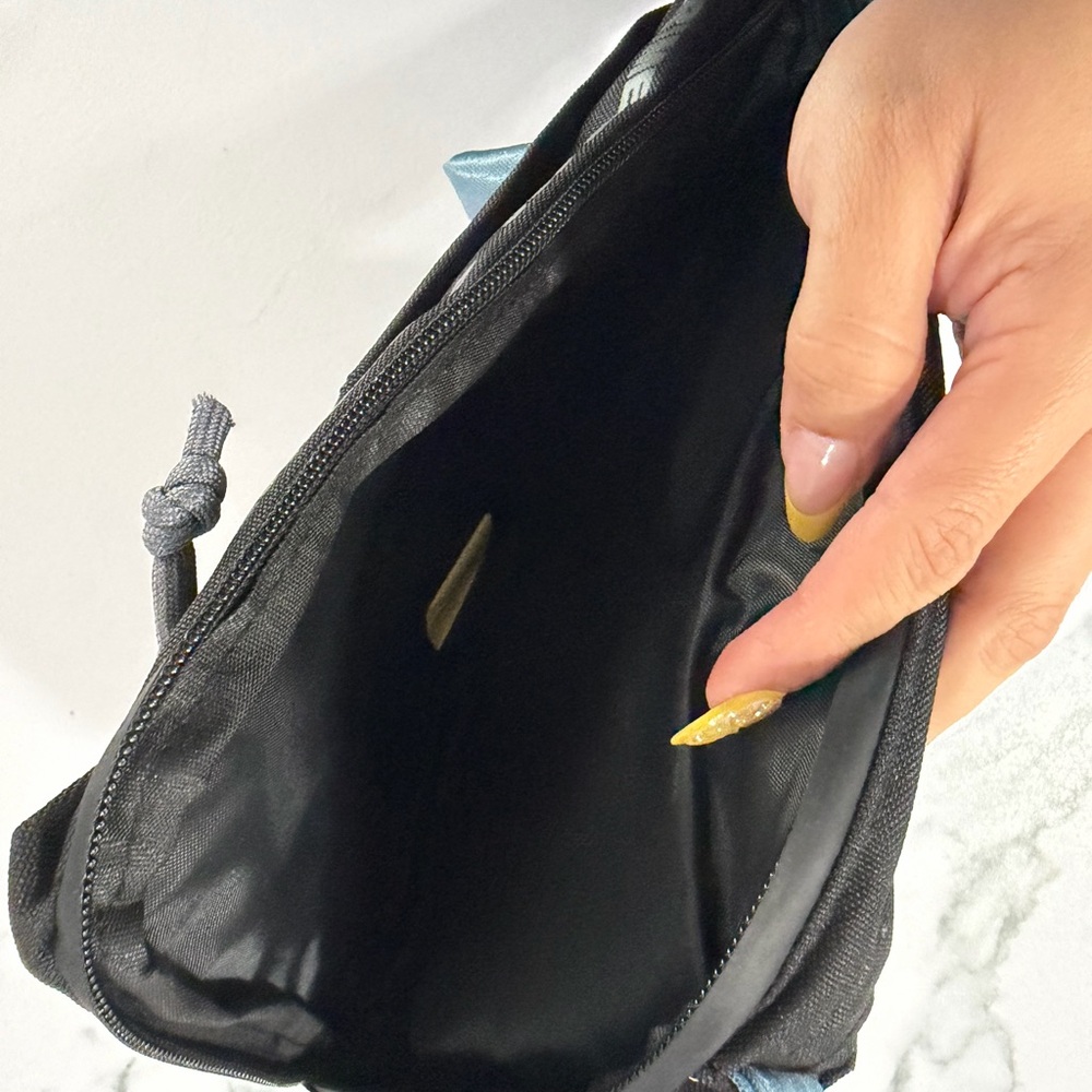 Experiment 626 Black Sling Bag - Picture 3 of 3